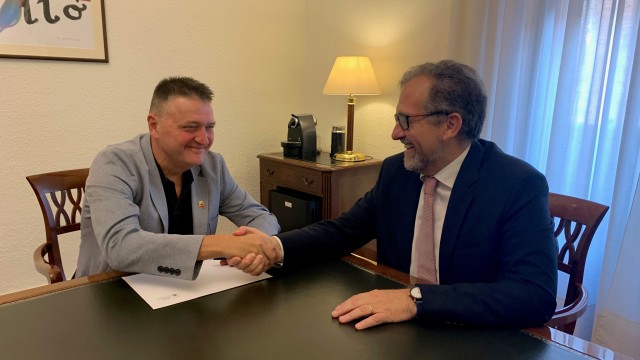 Diputación y  Montanejos suscriben un convenio de 25.000 € para la promoción turística de la localidad