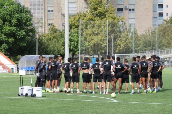 
El Hércules quiere escapar de la crisis en el debut de Muñoz