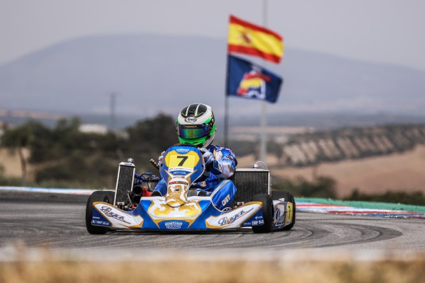 
Los pilotos del CETDM van a por el título en la última cita del CEK