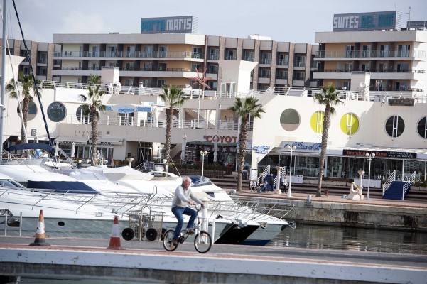 El Puerto plantea aceptar el plan de los Palacio: 6,5 millones para renovar Levante y reducir pubs