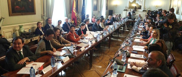 Exportaciones, flota pesquera y turismo, preocupaciones de las CCAA ante un Brexit duro