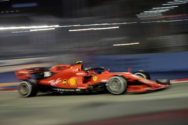 Leclerc discute a Ferrari

