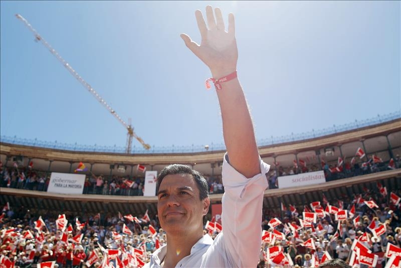 El PSOE ganaría las elecciones doblando al PP, según el CIS de Tezanos