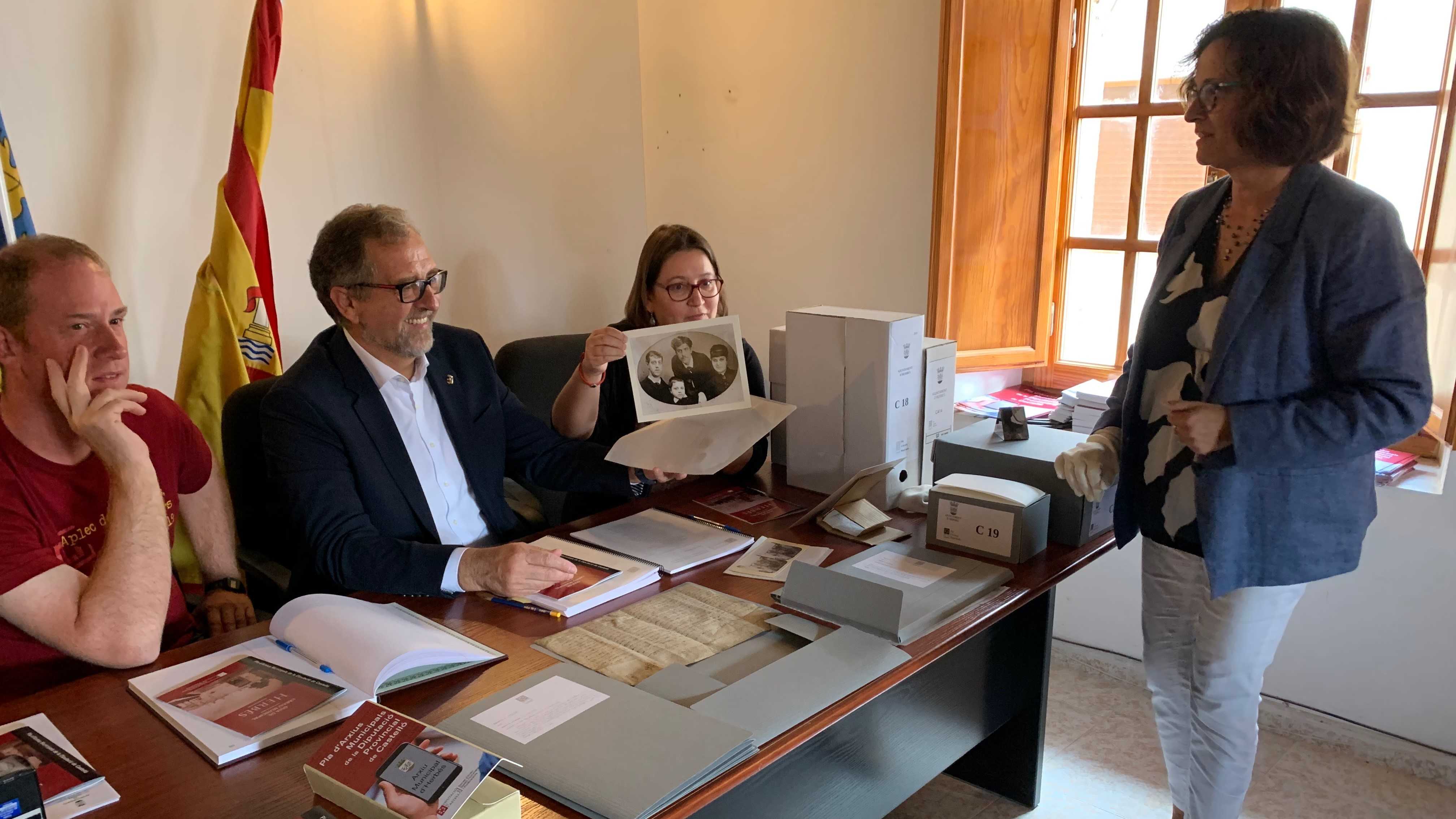 Herbés digitaliza su historia a través de 5.200 documentos y fotografías