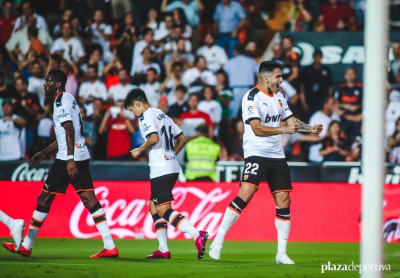 El Valencia se deja dos puntos con polémica
