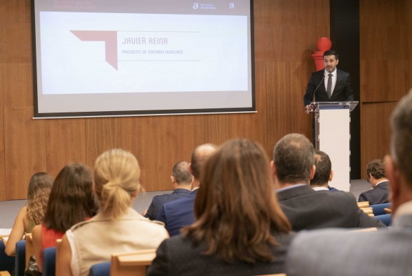 Alicante se 'terciariza': el sector servicios pesa más que en el resto de España y crece más rápido