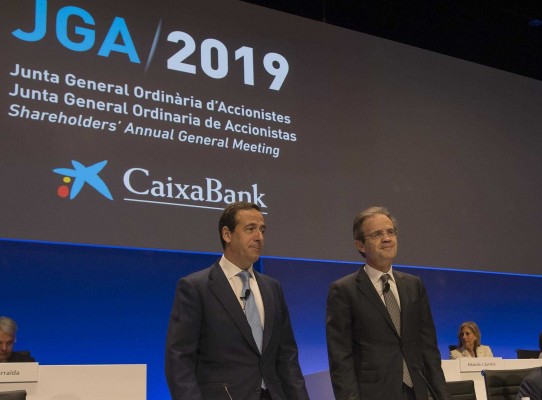 CaixaBank adelanta en un año el objetivo de reducción de oficinas