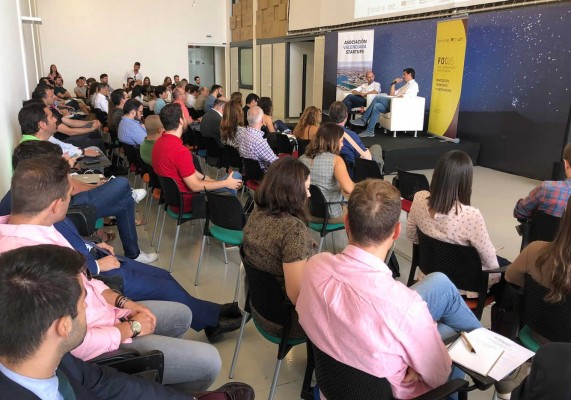 Expertos 'tech' analizan las claves para captar y retener talento en las 'startups'