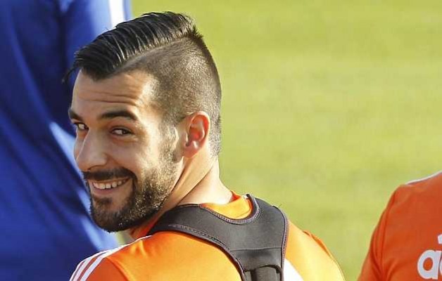 Negredo no entrena a la espera de que se confirme su salida