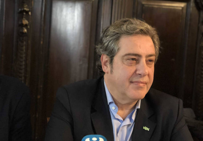 A Vox le pilla el toro