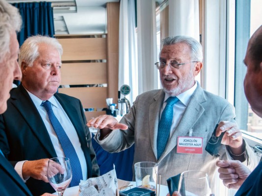 Martinavarro compró Río Tinto Cítricos por 42,5 millones y la alicantina Perales y Ferrer por 27