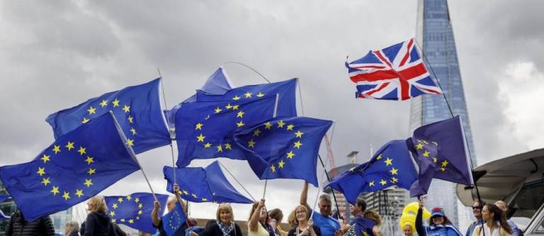 Los británicos moderan la compra de viviendas en España pero siguen líderes
