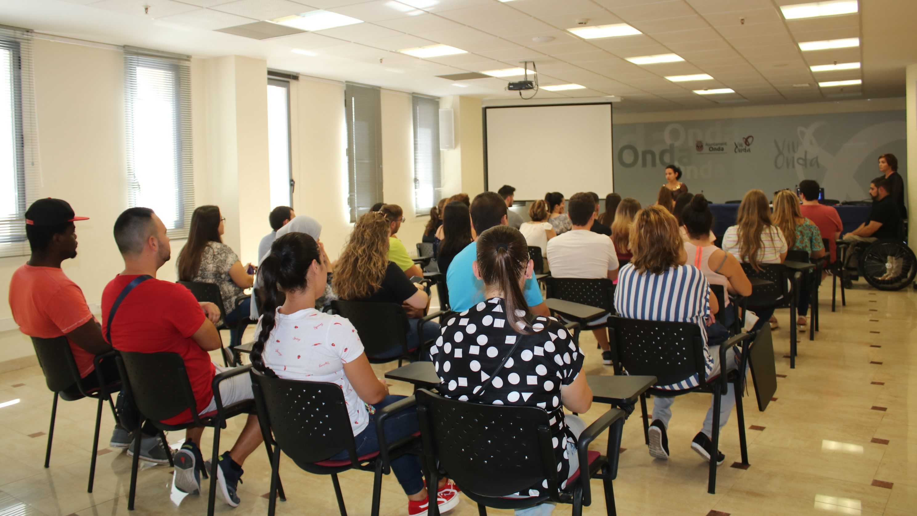 El Ayuntamiento de Onda contrata a 29 jóvenes  inscritos en los Programas Empuju y Encuju