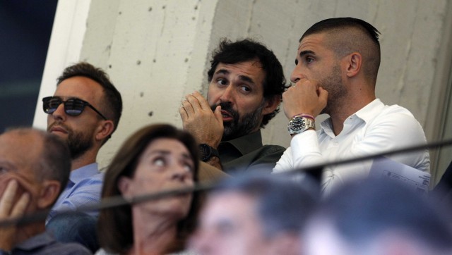 La grada vuelve a pedir la cabeza de Portillo y el Hércules anuncia la contratación de Muñoz