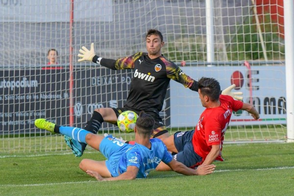 Un buen VCF Mestalla no mereció perder en su visita ante la UE Olot