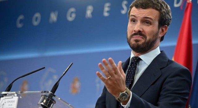 Casado y la nueva derecha barbuda
