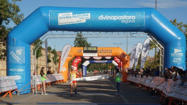 Doblete de Serrano en la séptima cita del Circuito Divina Pastora de Carreras Populares 