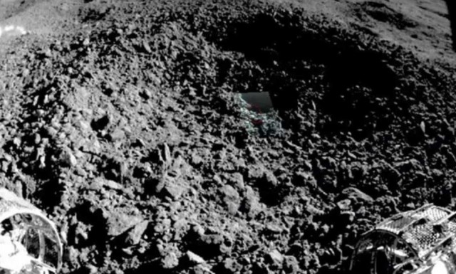 Primera imagen del raro material hallado en la cara oculta de la Luna
