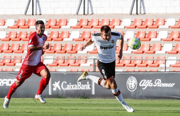 El Mestalla viaja a Olot para romper su mala racha
