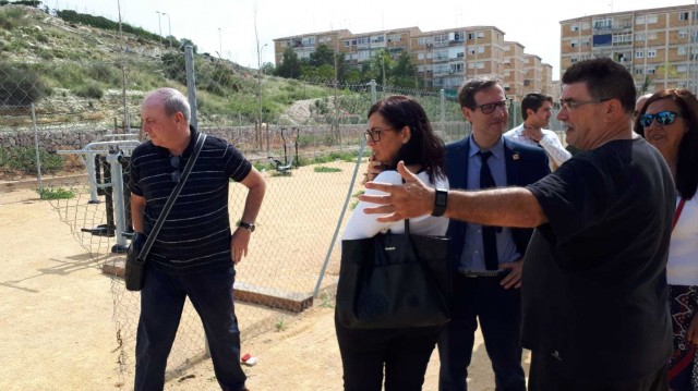 El PSPV-PSOE y los vecinos trasladan al Parlamento Europeo la falta de inversiones en la Zona Norte