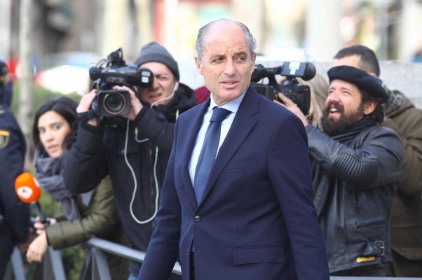 El juez cita a Camps el lunes en la Audiencia para notificarle que tendrá que ir a juicio por Gürtel