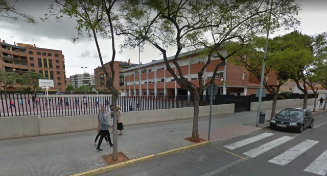 Vecinos del sur de Castelló exigen a Educación el transporte escolar acordado en la jornada continua