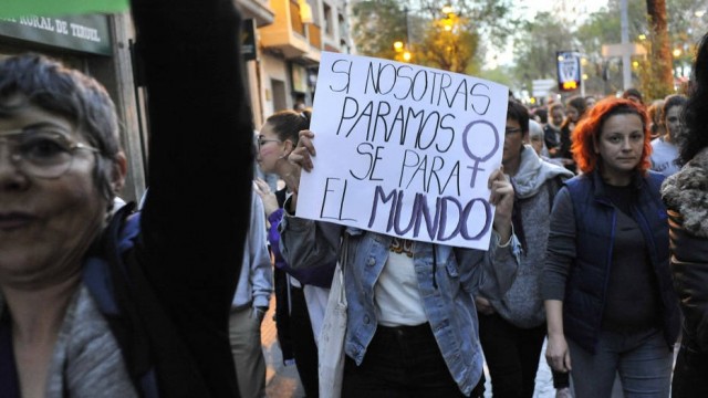 Igualtat descompta el sou a les treballadores que lluiten pels drets de totes i van fer vaga el 8-M