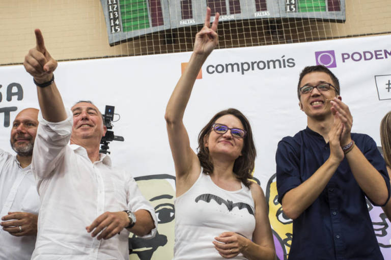 Baldoví, Oltra y Errejón juntos en un mitin en València. Foto: EVA MÁÑEZ - 