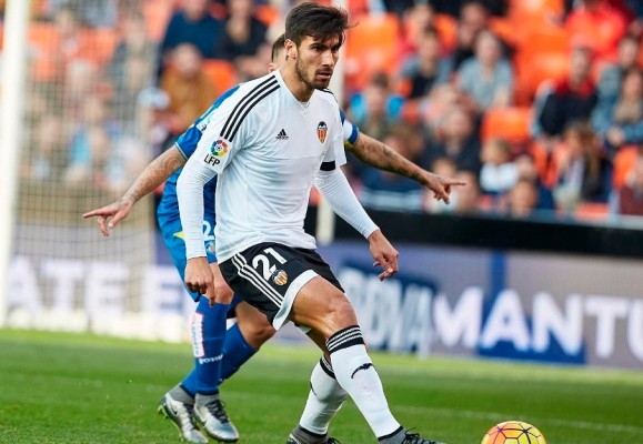 El Nápoles insiste en André Gomes pero ya maneja otras alternativas