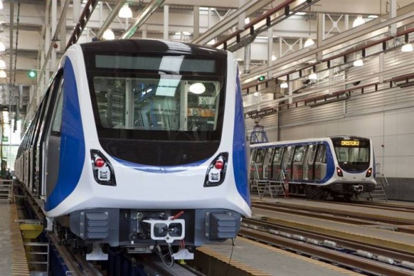 La española CAF le 'moja la oreja' al gigante ferroviario galo Alstom