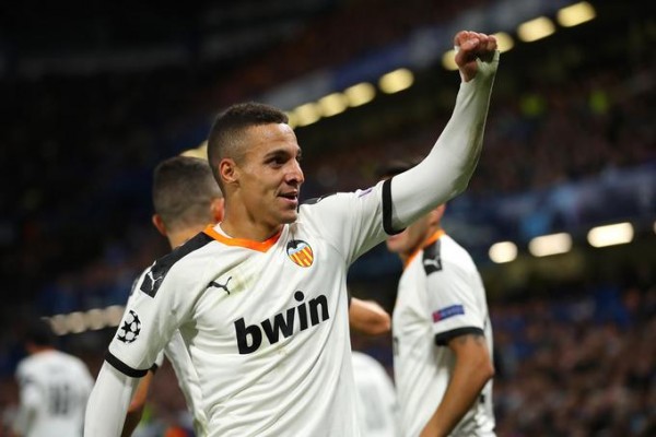 El Valencia CF se vuelve con casi 3 millones de euros de Londres