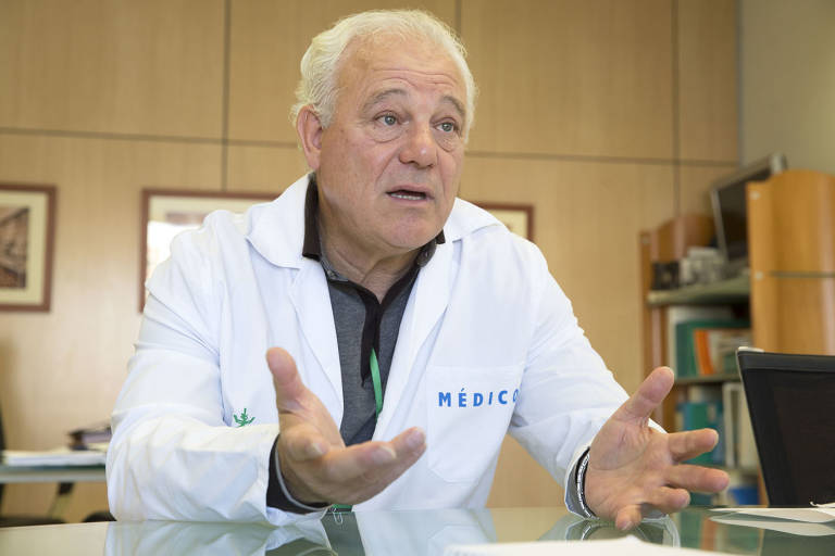 Enrique Ortega, gerente del Hospital General de Valencia. Foto. MARGA FERRER - 