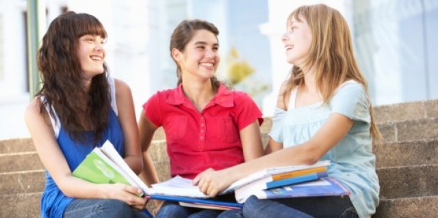 Un 58% de los licenciados universitarios en España son mujeres, según un informe