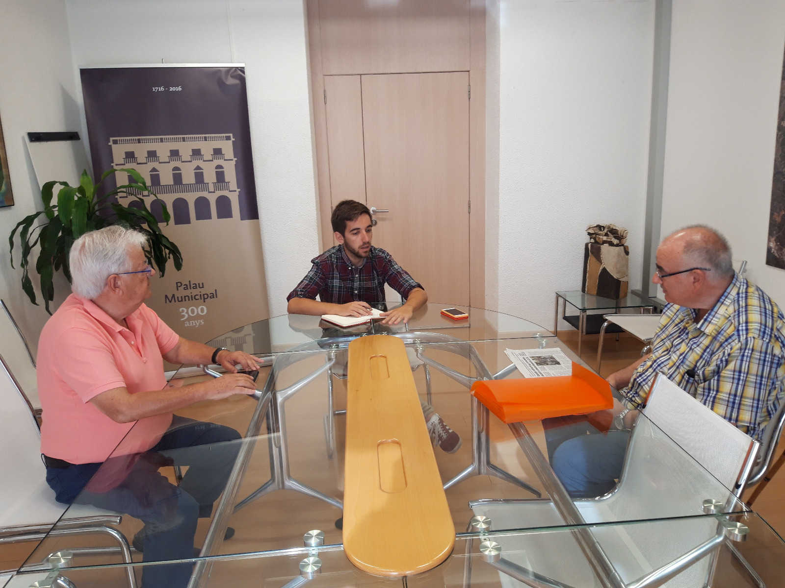 Castelló busca aumentar los veladores en las Tascas para amparar el consumo de alcohol en la calle