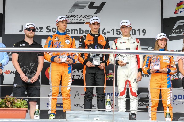 Tres podios en Jerez la los pilotos del Fórmula de Campeones Praga