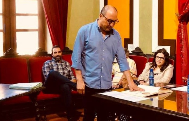 Andreu Siurana assumeix el càrrec de regidor de Cabanes després de la renuncia de Segarra a l’acta
