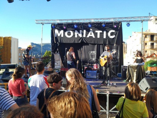 El festival Moniàtic de Alcoy (y su mascota) ‘golpean’ once veces