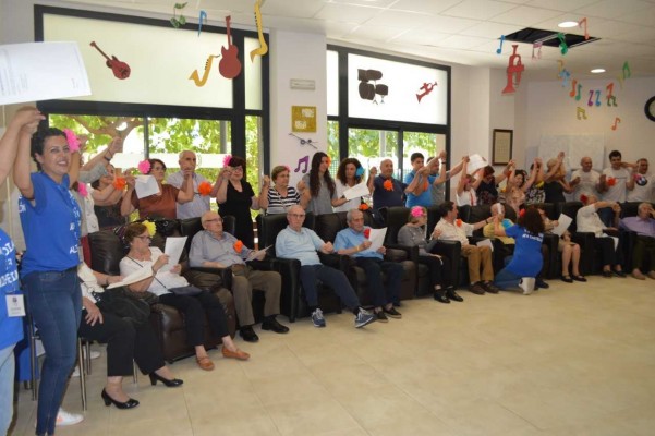 Las Olimpiadas del centro de día de Alzheimer de Vila-real congregan a más de 100 personas
