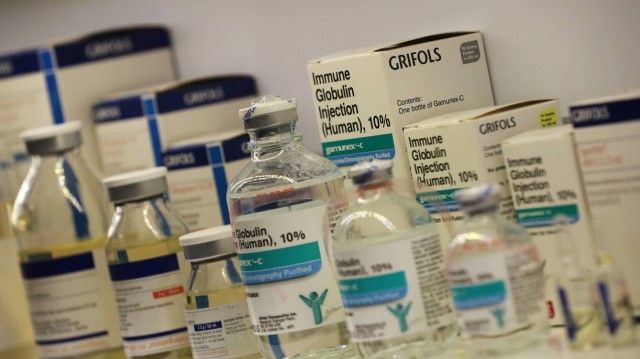 Grifols, de subir en bolsa un 30% a bajar más del 8%