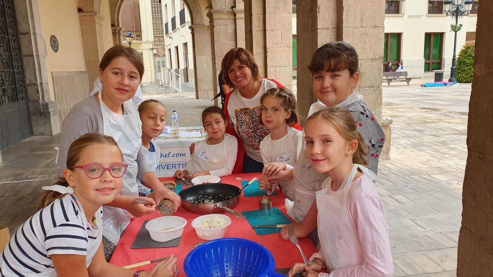 Castelló pone en marcha Divercuina de otoño con talleres gratuitos de cocina para 180 jóvenes