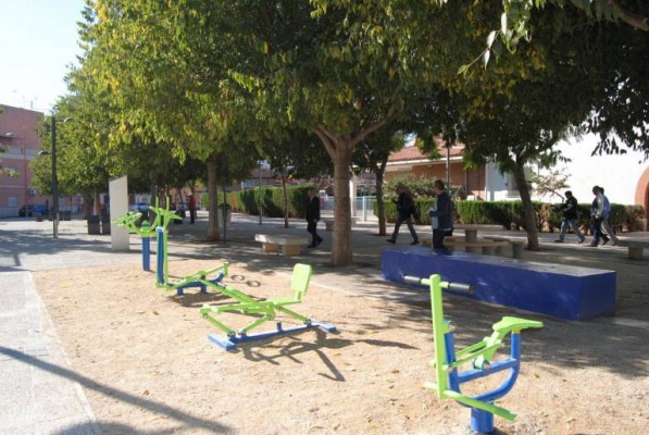 Vila-real regula los usos de los espacios verdes para legalizar los quioscos de Mayorazga y Panderola