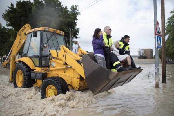 La lluvia y la crecida del río Segura elevan a dos las víctimas mortales de la DANA en la Vega Baja