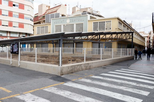 El alcalde de Elche propone a Aparcisa crear una comisión mixta para rescindir el contrato del mercado 