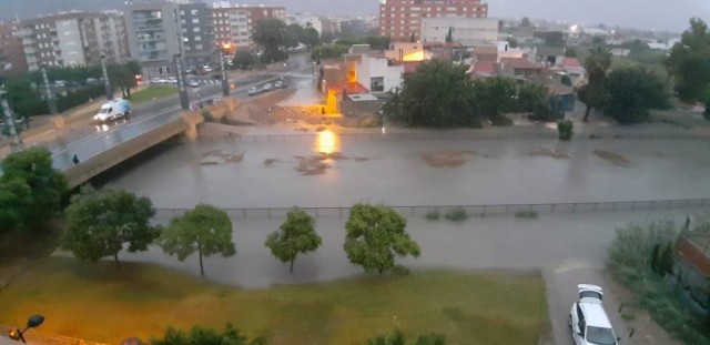 Evolución de la crecida del río Segura: fallece un hombre de Redován en las inundaciones
