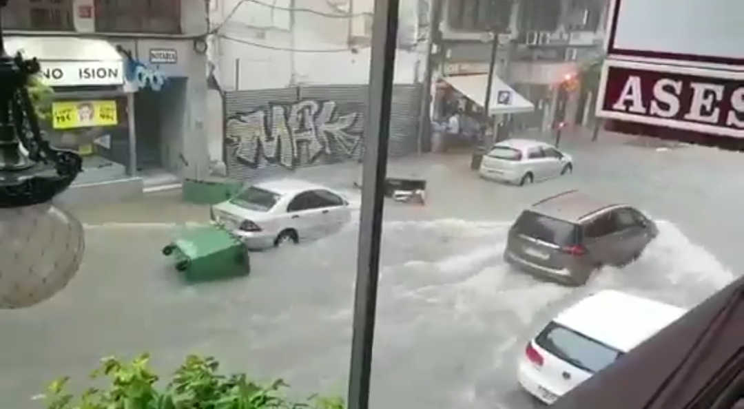 Calles anegadas en la ciudad de Orihuela. Foto: AP - 