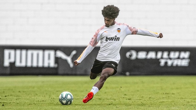Thierry R. Correia ya es uno más en la Ciutat Esportiva de Paterna