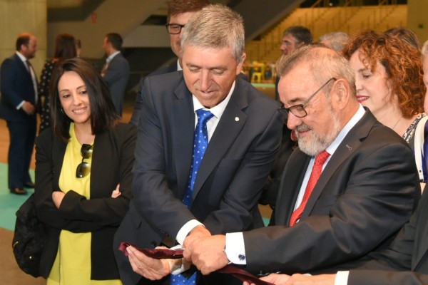 Diecisiete compradores de 14 países conocen la oferta valenciana en la Feria Home Textiles de Madrid