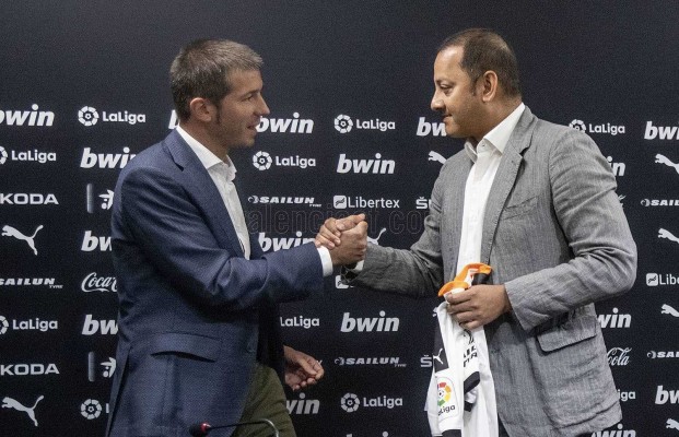 Celades, otro novel de Meriton para el banquillo