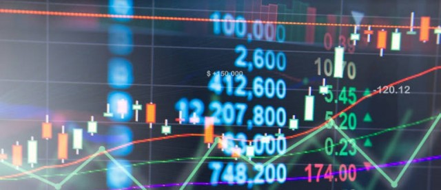 Leve caída de un Ibex 35 que espera a Draghi por encima de los 9.000 puntos