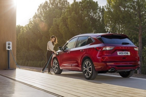 Ford venderá más automóviles electrificados que diésel o gasolina en Europa en 2022